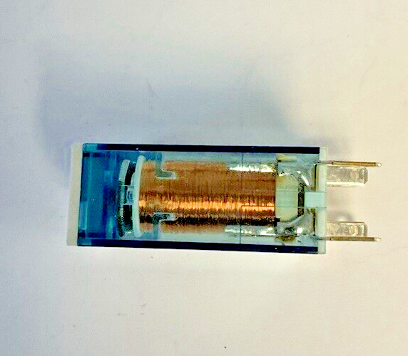 ALLEN BRADLEY 700-HK32Z24 SLIM LINE RELAY 24VDC SER.B ****LOTOF4****