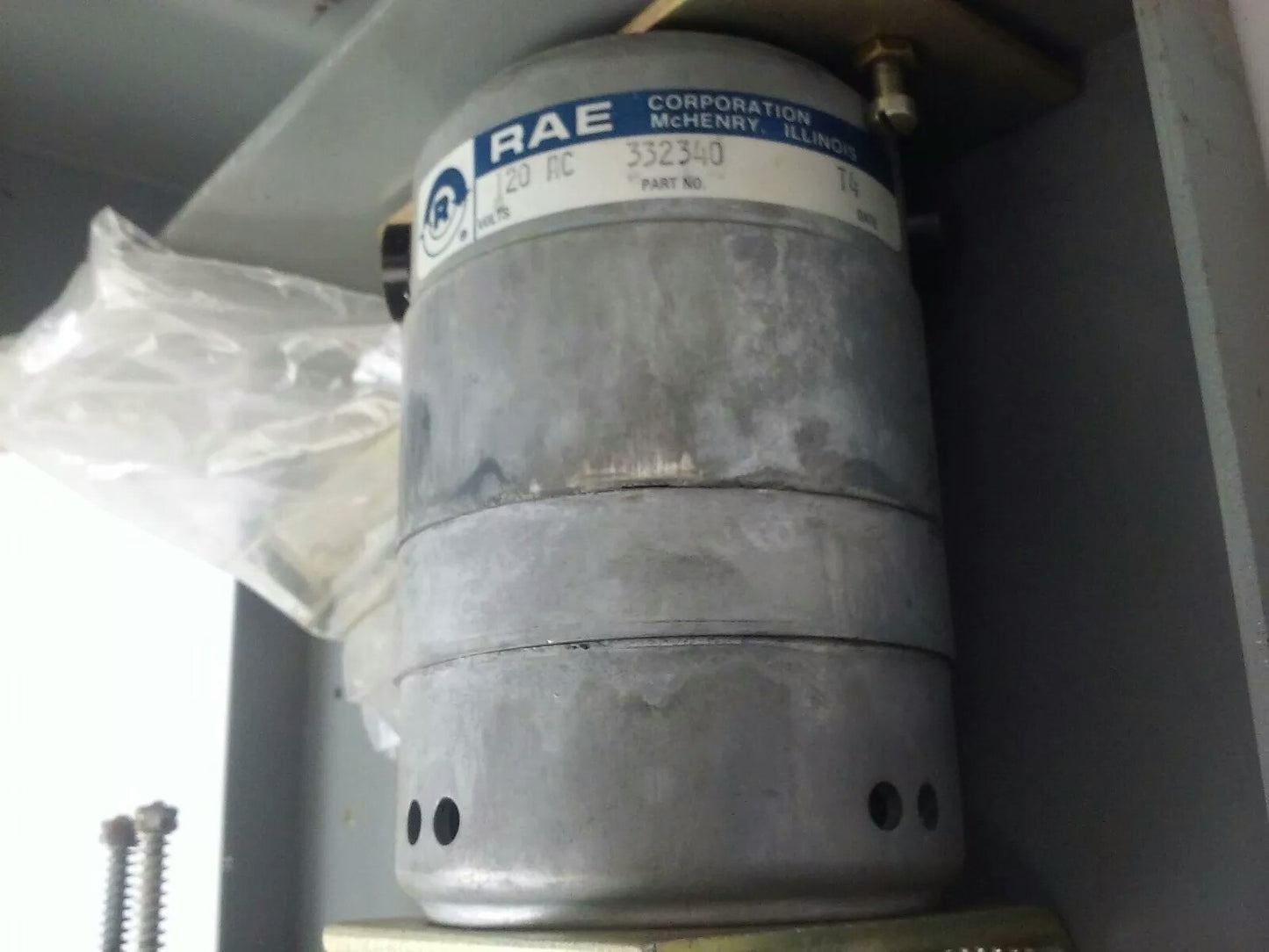 WESTINGHOUSE PC32000FM 3P 600V, MOTOR OPERATER 5661D52G01 TYPE PC 120V 2P OR 3P