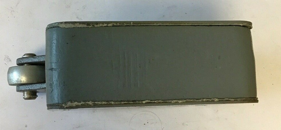 CUTLER HAMMER 10316H57A LIMIT SWITCH 2 1/4LBS 600V  RIGHT HAND