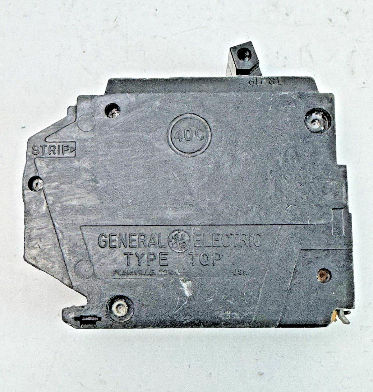 GE *LOT OF 2* - THQP250 - COMMON TRIP CIRCUIT BREAKERS - 2 POLE, 50 A, 240 VAC