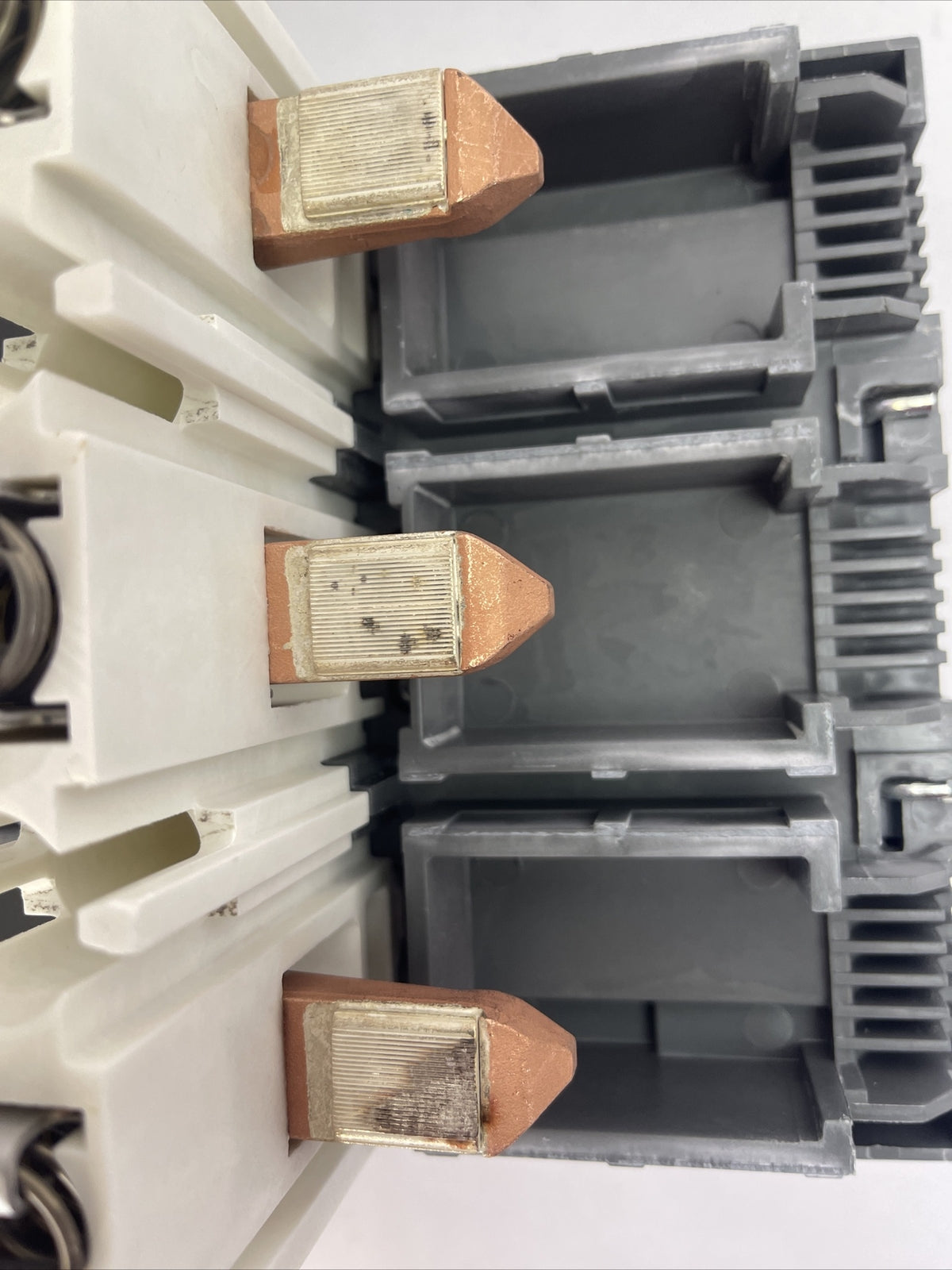ABB AF400-30 CONTACTOR 600VAC 400HP 3POLE 3PH 550A COIL 100-250VDC 50-60hz
