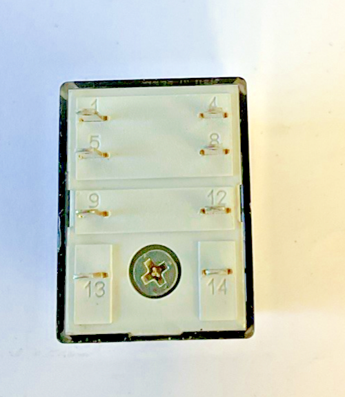 ALLEN BRADLEY 700-HC22Z24-4 W/ 700-HC22Z24 RELAY 24VDC 10A SER.A  ***LOTOF5***