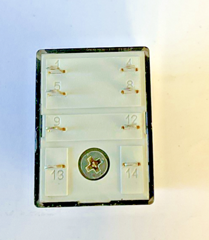 ALLEN BRADLEY 700-HC22Z24-4 W/ 700-HC22Z24 RELAY 24VDC 10A SER.A  ***LOTOF5***