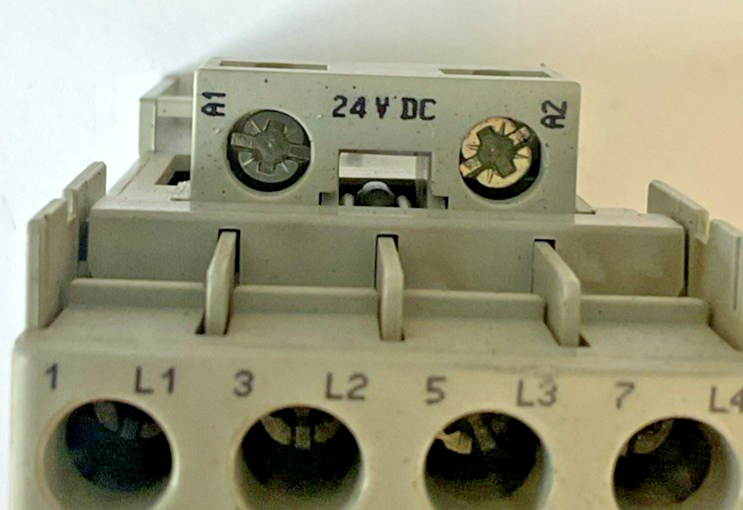 ALLEN BRADLEY 100-C16Z*400 CONTACTOR SER.B 600VAC 32A