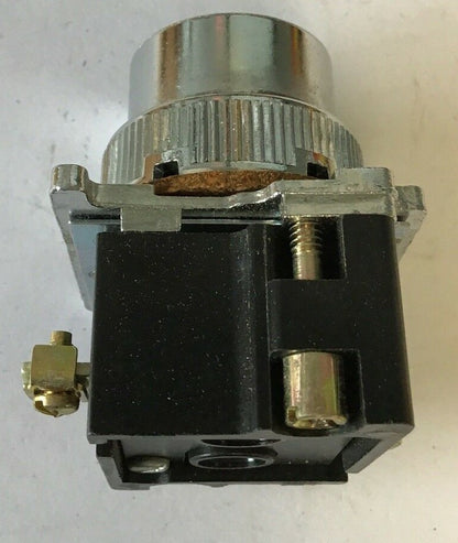 CUTLER HAMMER 10250T472 ILLUMINATED PUSH BUTTON 240V