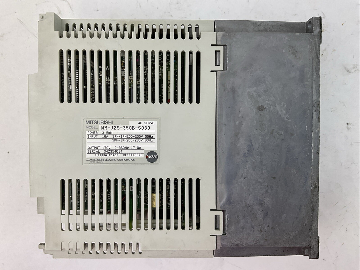 MITSUBISHI MR-J2S-350B-S030 AC SERVO OUTPUT 170V 17A INPUT 200-230V POWER 3.5kW