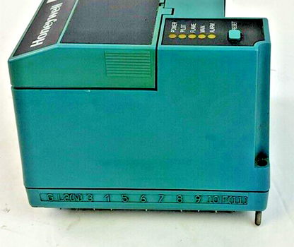 HONEYWELL RM7800 L 1015 BURNER CONTROL MODULE
