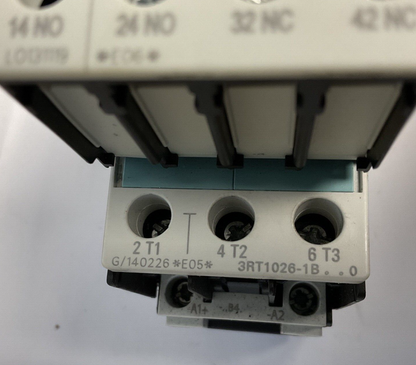 SIEMENS 3RT102-1B..0 W/3RH1921-1FA22 CONTACTOR 50/60HZ 600VAC W/3RT1926-1TR00