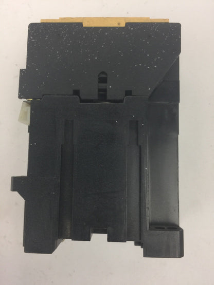 ALLEN BRADLEY 100-A09NZ*3 CONTACTOR SER B 600VAC 9A NB174 COIL 24VDC