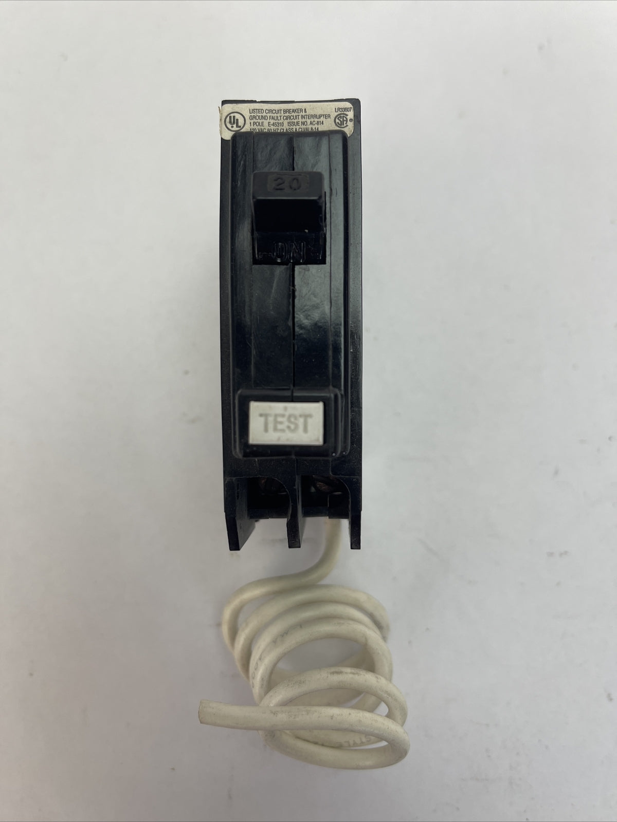 CHALLENGER CBBGF1020 GROUND FAULT INTERUPTER CIRCUIT BREAKER 20AMP 1P 120VAC
