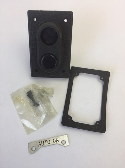 REES 00580-001 PUSHBUTTON SWITCH BLACK AUTO ON
