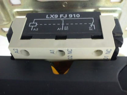 TELEMECANIQUE LC1F400 CONTACTOR, 3PH, 3P, 600V, 420A, 300HP,W/ LX9FJ910 24V COIL