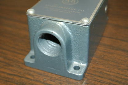 ALLEN-BRADLEY 801-BSB13 Ser. A / LIMIT SWITCH / 600V AC-DC / NEW SURPLUS
