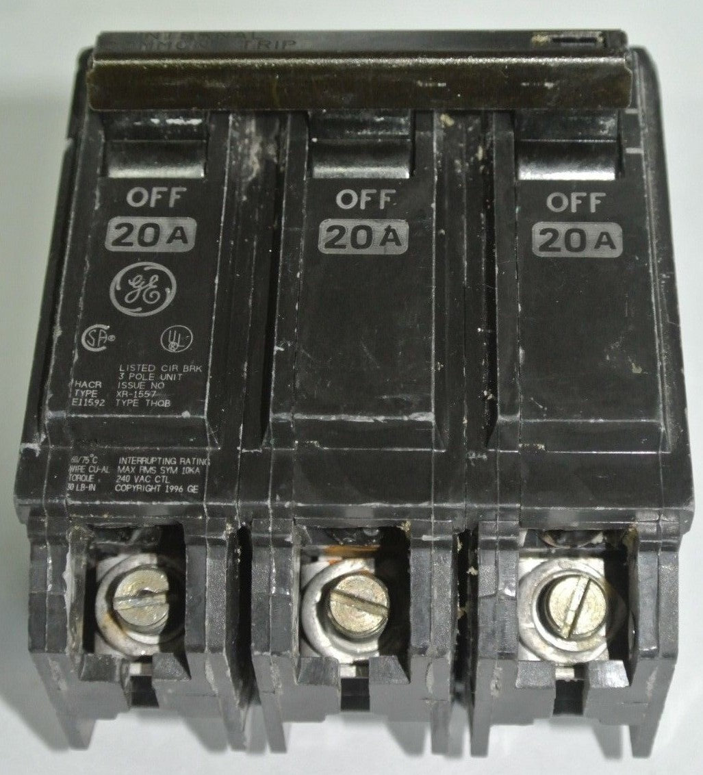 GGENERAL ELECTRIC CIRCUIT BREAKER - 3-POLE w/ COMMON TRIP - 20A - BOLT-ON