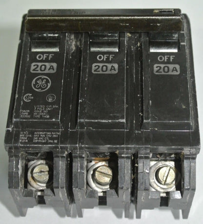 GGENERAL ELECTRIC CIRCUIT BREAKER - 3-POLE w/ COMMON TRIP - 20A - BOLT-ON