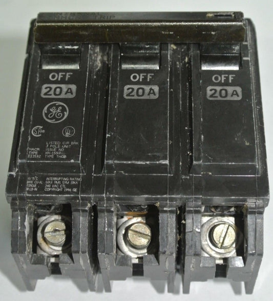 GGENERAL ELECTRIC CIRCUIT BREAKER - 3-POLE w/ COMMON TRIP - 20A - BOLT-ON