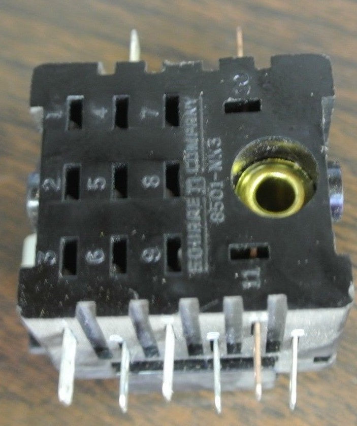 SQUARE D NK-3T - Series C - TRACK-MOUNTED SOCKET - NEW SURPLUS