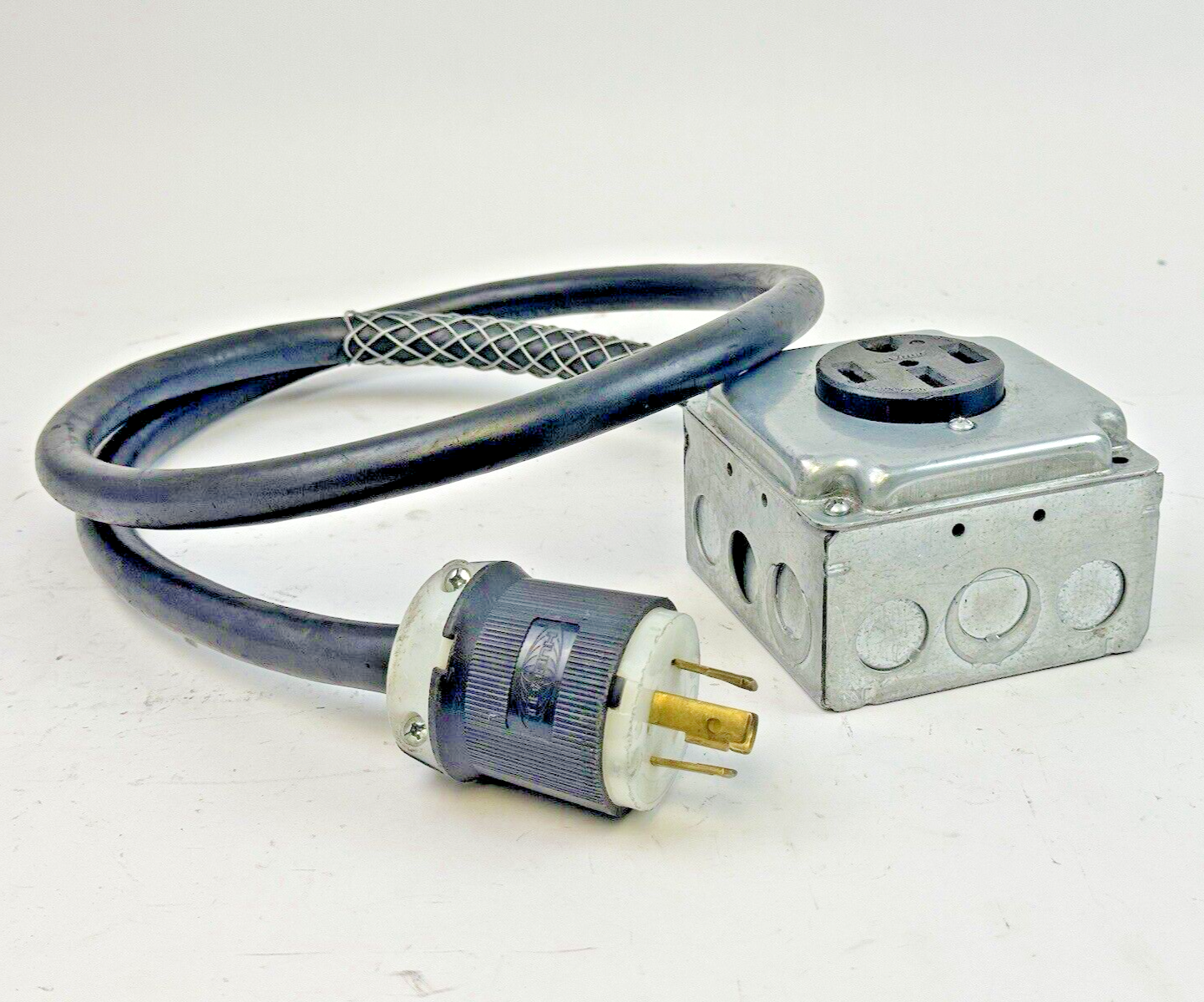 LEVITON - NEMA 14-50, HUBBELL - HBL2721, SOUTHWIRE - E54864 - 4 FT EXTENSION