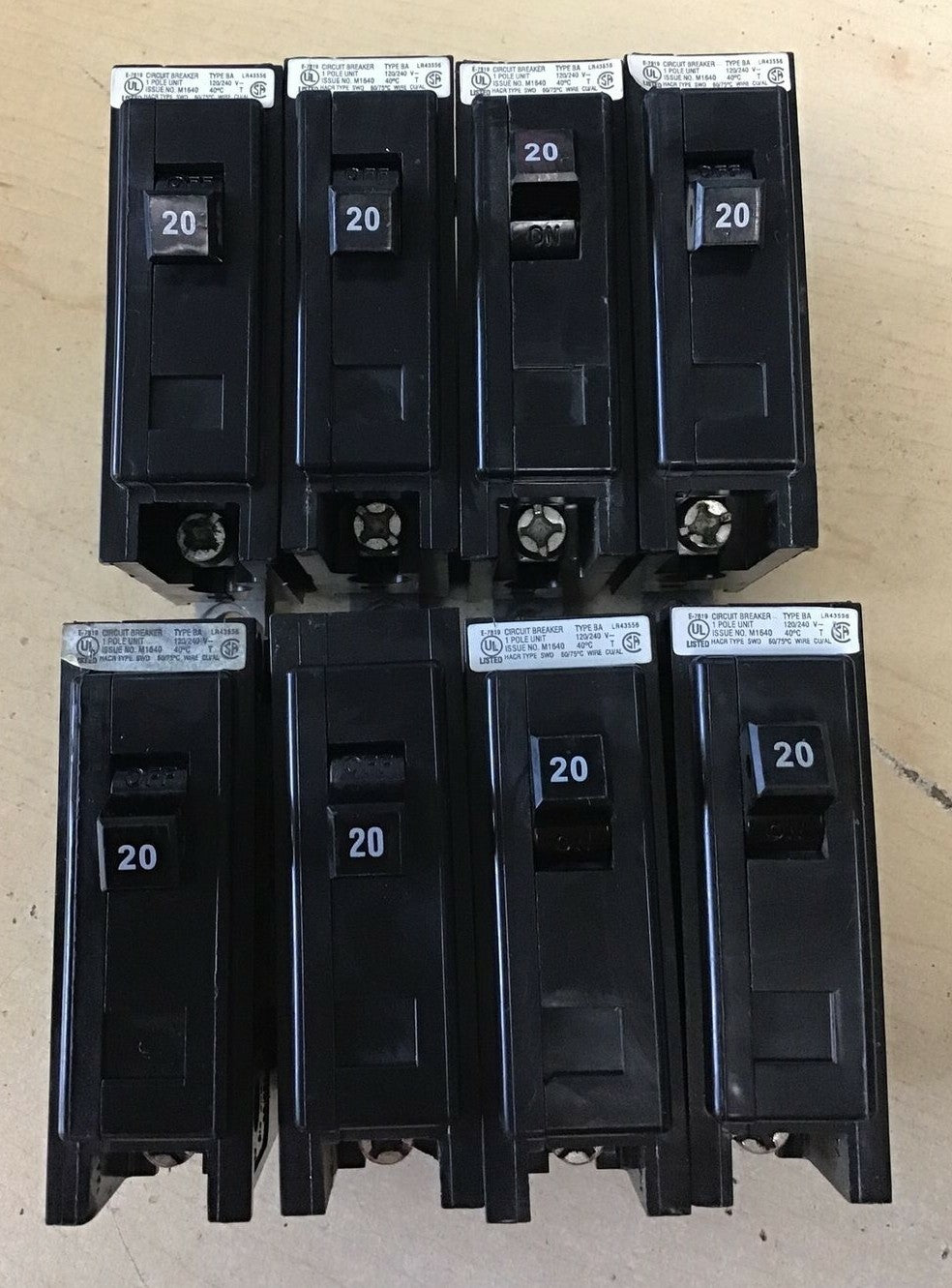 CUTLER HAMMER BA120 CIRCUIT BREAKER 20A 120/240VAC TYPE BA 1POLE ***LOTOF8***