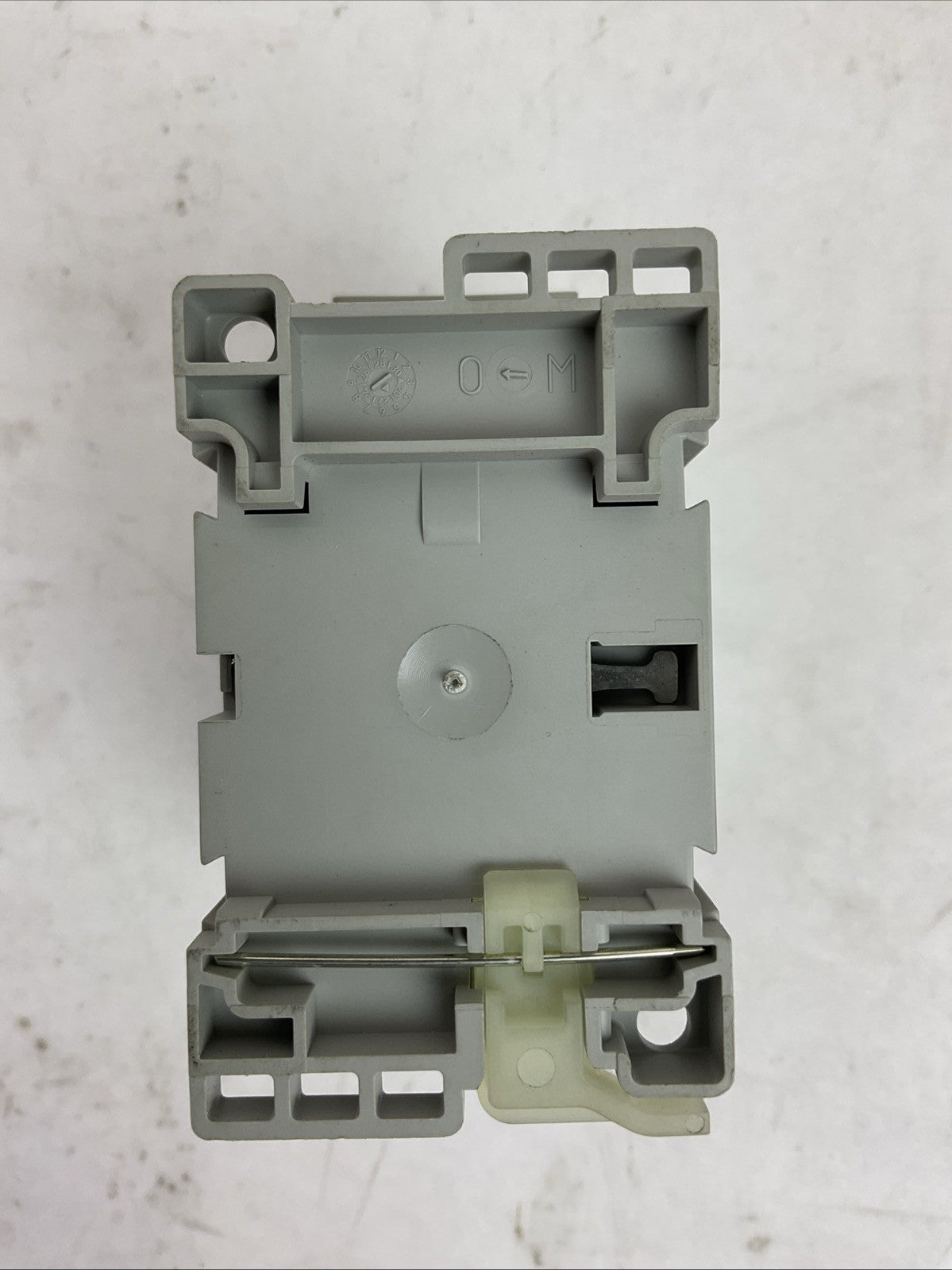 ALLEN BRADLEY 100-C09*10 SER A 600VAC 25AMP CONTACTOR 120/110/V 60/50HZ COIL