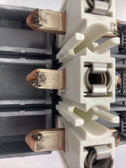 ABB AF400-30 CONTACTOR 600VAC 400HP 3PH 3P 550A COIL 100-250VDC 50-60hz
