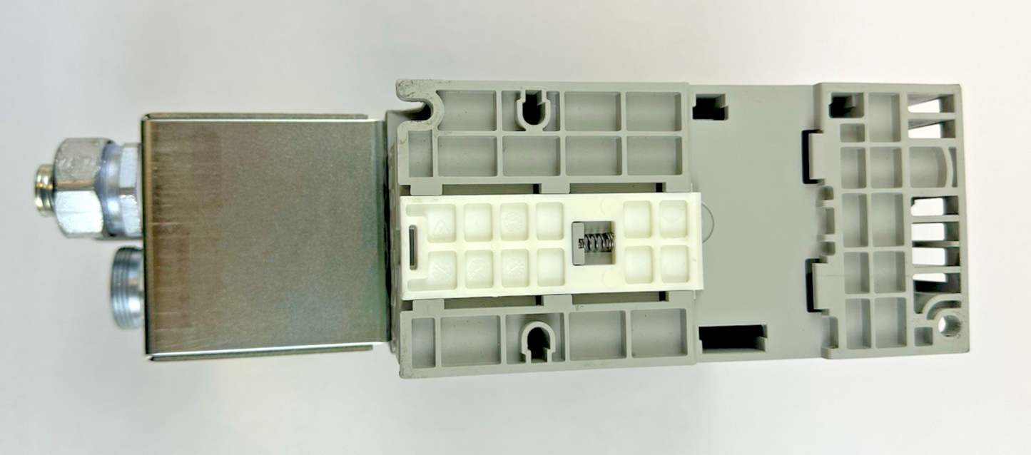 ALLEN BRADLEY 25B-D4P0N104 POWERFLEX 525 AC DRIVE FRN 5.001 SER A W/ 25-JBAA