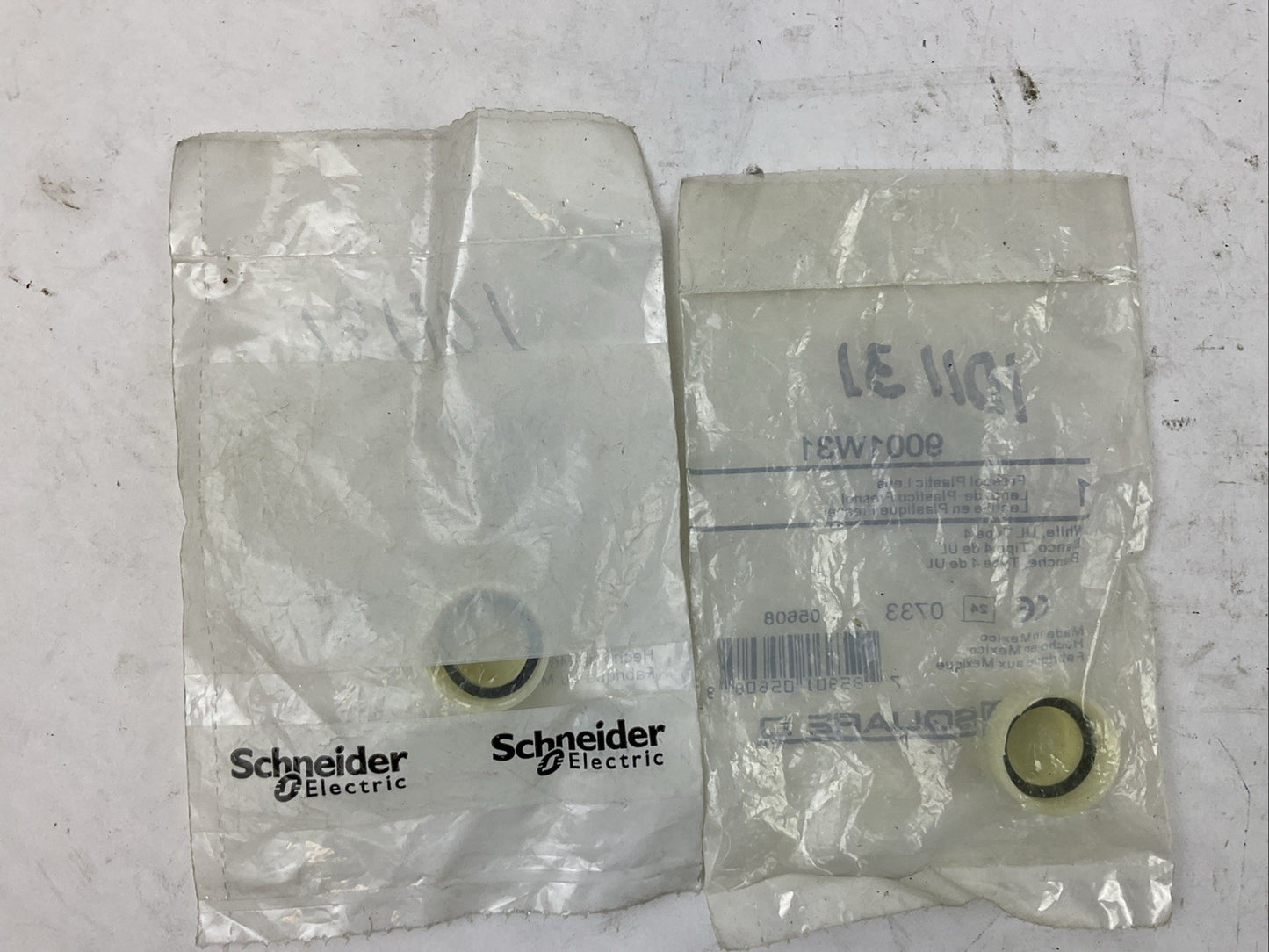 SQUARE D 9001W31 FRESNEL PLASTIC LENS WHITE (LOT OF 2)