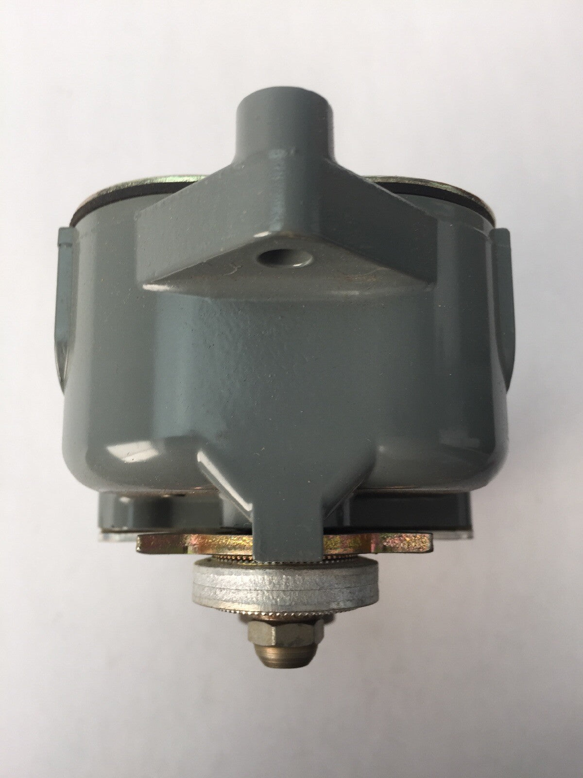 ALLEN BRADLEY 801-ASD17 LIMIT SWITCH ROLLER LEVER 600V AC/DC N.O.-N.C. CONTACT