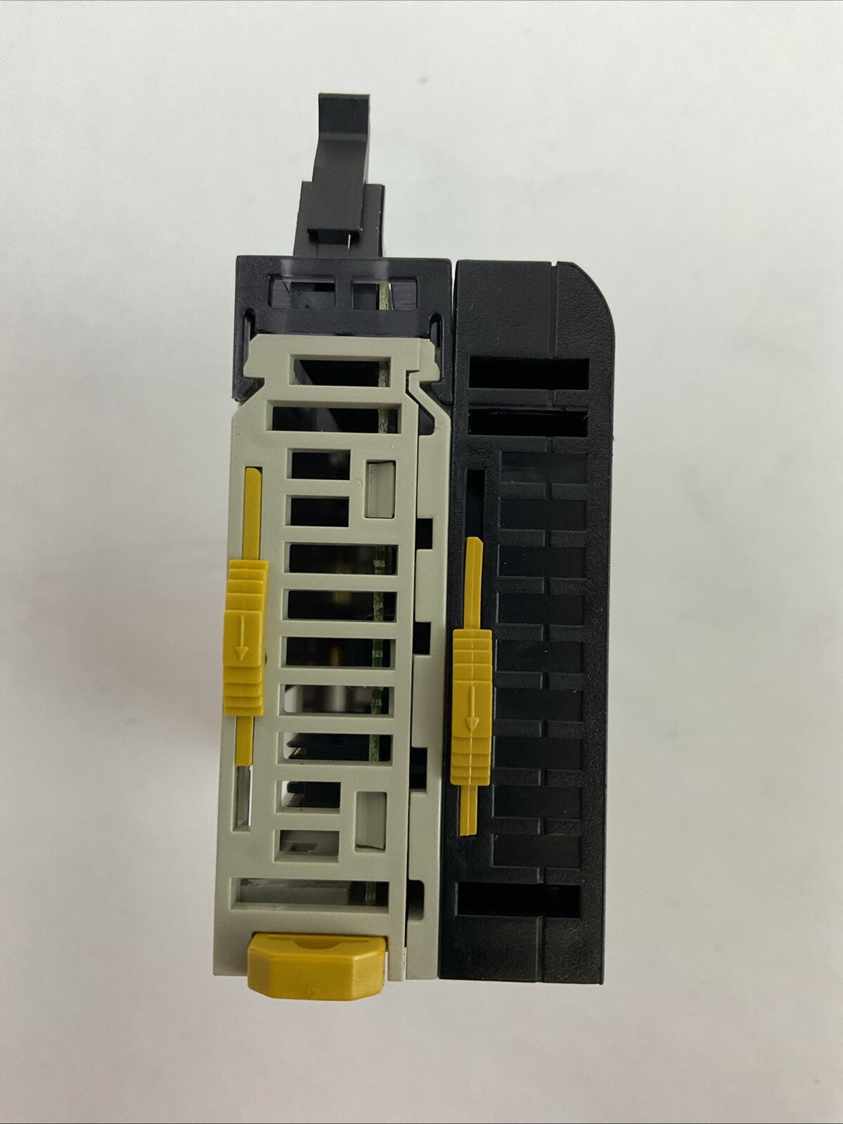 OMRON CJ1W-ID232 INPUT UNIT 24VDC 4.1mA CJ1W-TER01 END CAP