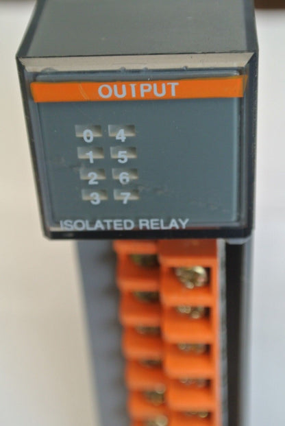 ALLEN-BRADLEY 1746-OX8 Ser. A- SLC500 OUTPUT MODULE  5-250VAC, 5-125VDC NO COVER