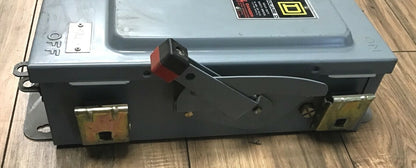 SQUARE D H221A SER.E1 SAFETY SWITCH 30A 240VAC 250VDC  FUSIBLE TYPE 12K