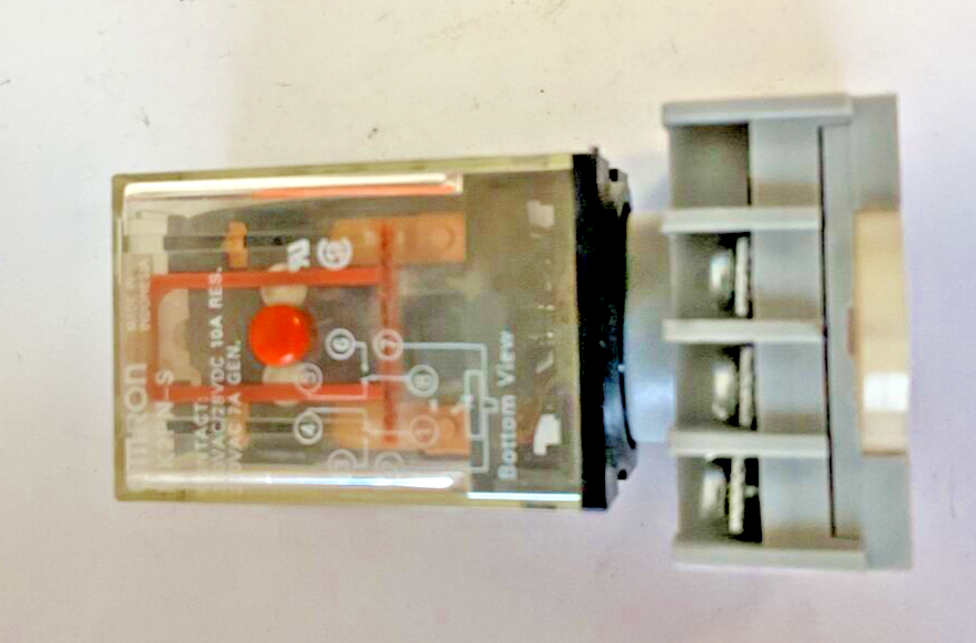 OMRON MK2PN-S RELAY 10A   W/ALLEN BRADLEY 700-HN125 BASE SER.A 10A** LOTOF2**