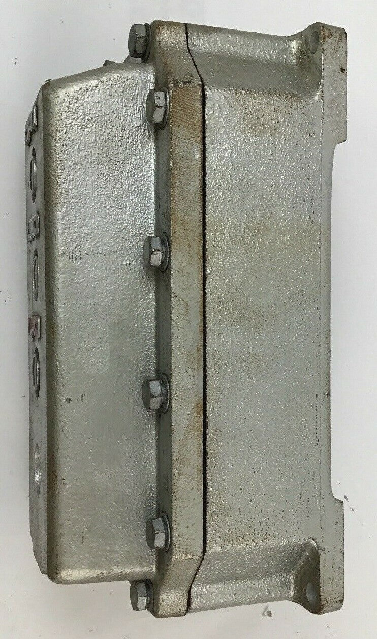 WESTINGHOUSE TYPE HDCEA PUSHBUTTON STATION 8E 3179 CLASS 15-010 600VOLTS