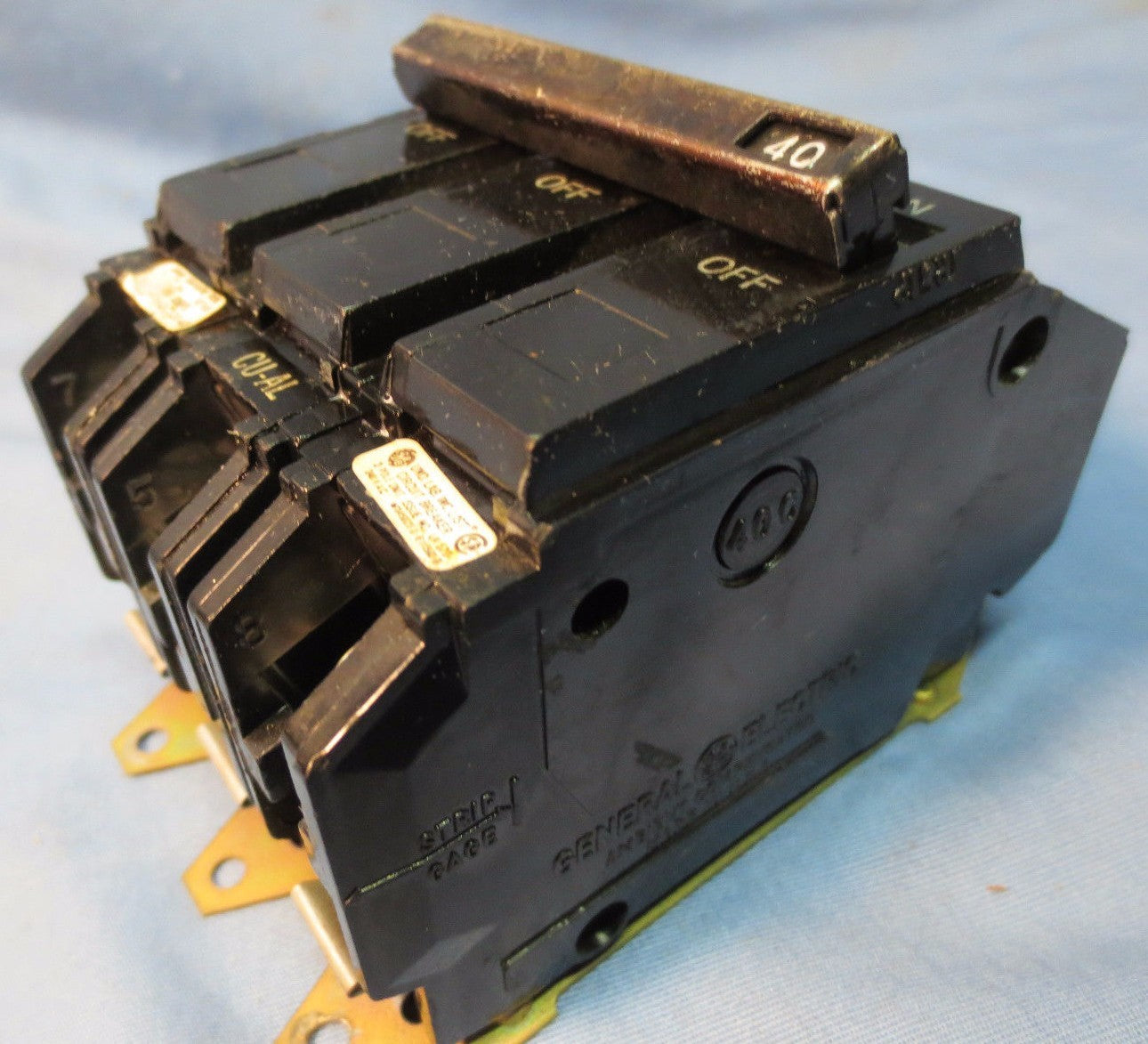 GENERAL ELECTRIC GE THQC32040 CU-AL 40A COMMON TRIP CIRCUIT BREAKER