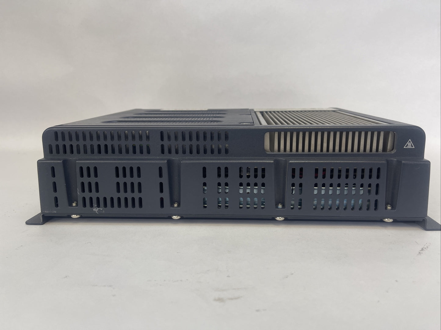 ALLEN BRADLEY 6181P-00N2MW71AC NON-DISPLAY INDUSTRIAL COMPUTER SER F 100-240VAC