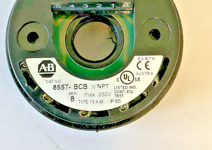ALLEN BRADLEY 855T-BCB 1/2"NPT MOUNTING BASE 250V SER.B
