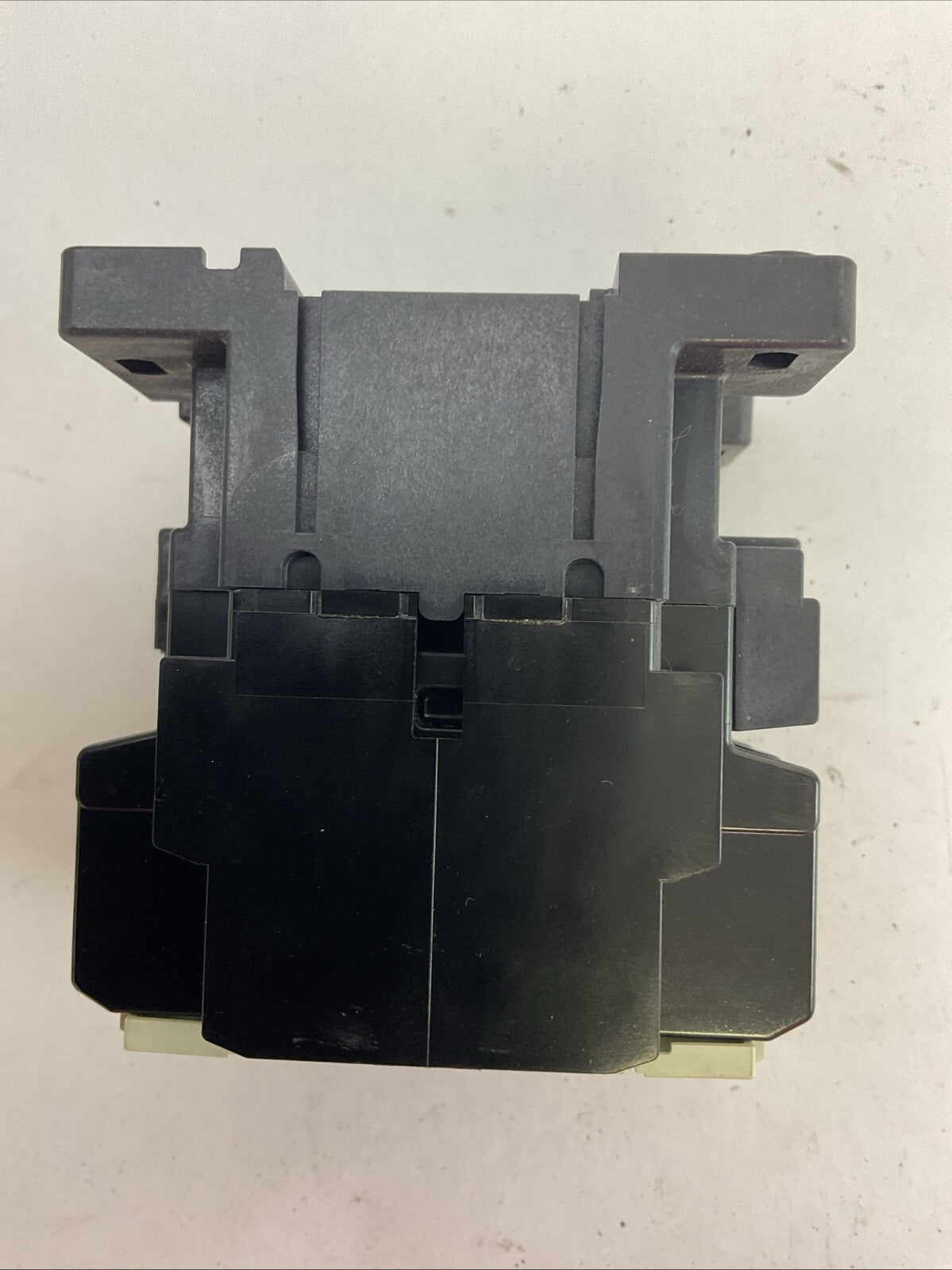 FUJI SC-N2 SC35BAA CONTACTOR 3NC1 600VAC 3PH 30HP 60A COIL 220-240V 60HZ