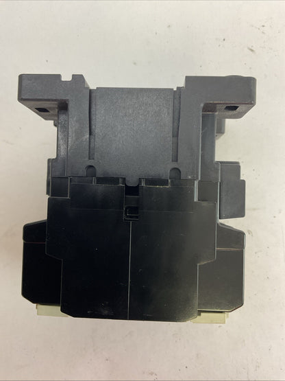 FUJI SC-N2 SC35BAA CONTACTOR 3NC1 600VAC 3PH 30HP 60A COIL 220-240V 60HZ