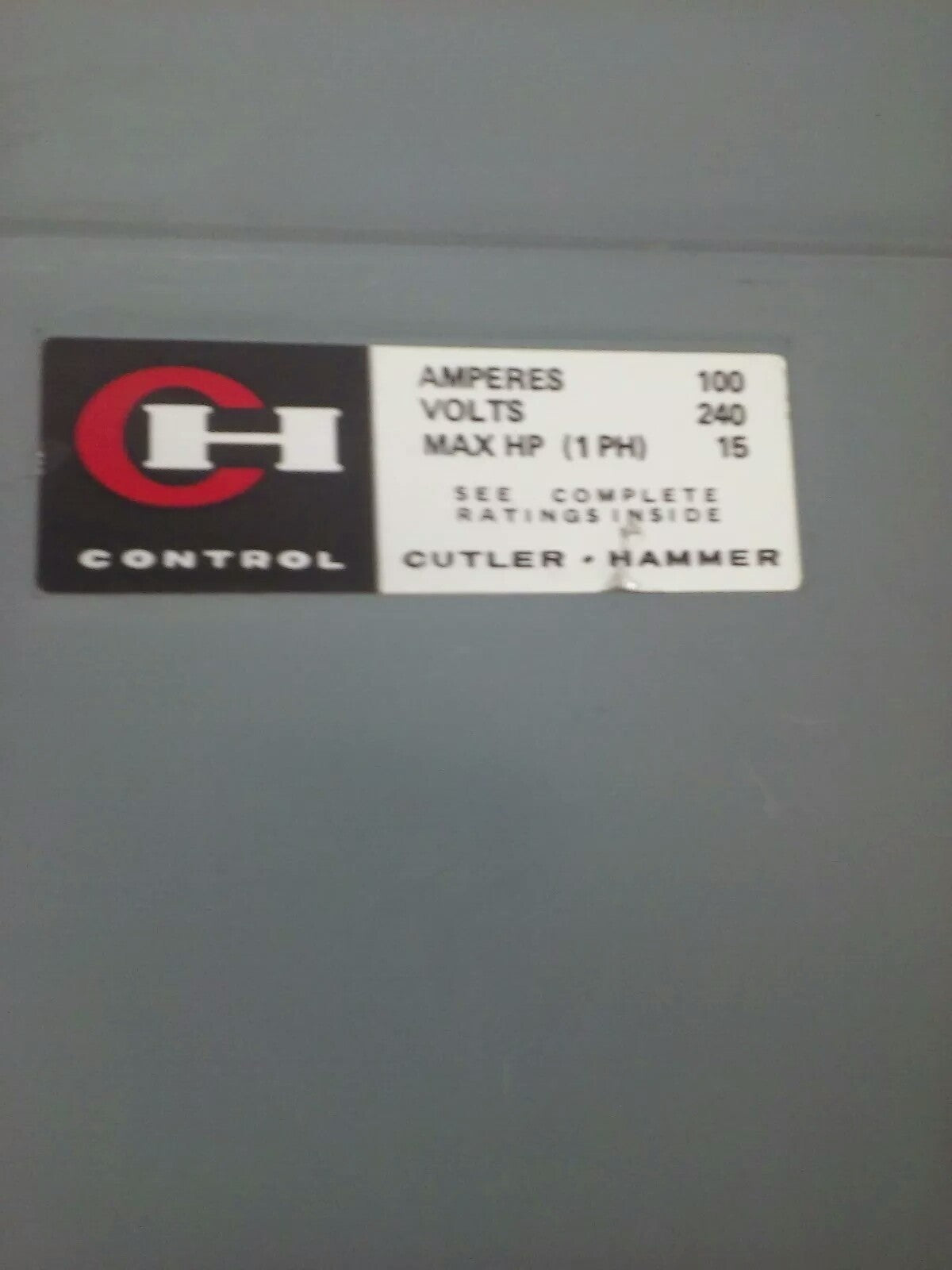 CUTLER HAMMER DG223NGB FUSIBLE SAFETY SWITCH 2P 100A 240V 15HP TYPE 1 ENCLOSURE