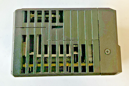 KEYENCE IV2-G30F SENSOR AMPLIFIER 24VDC 1.8A