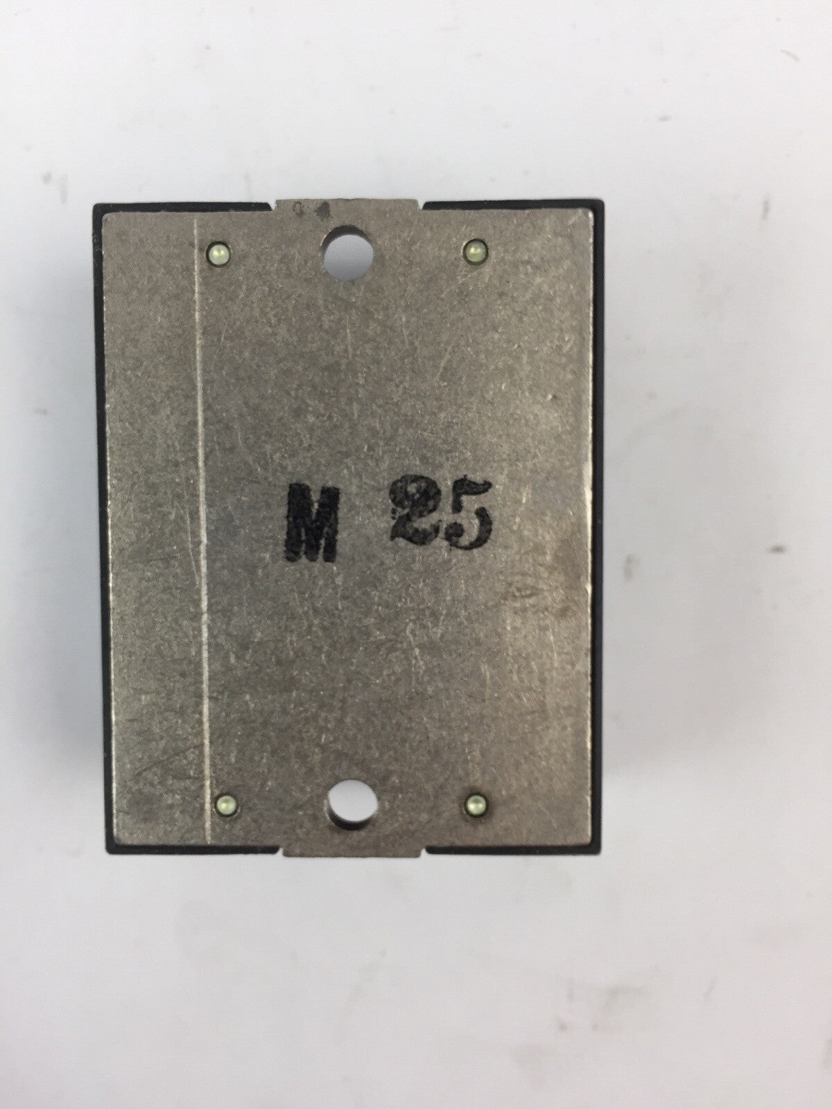 CRYDOM D1210 SOLID STATE RELAY INPUT 3-32VDC OUTPUT 120VAC 0.10A