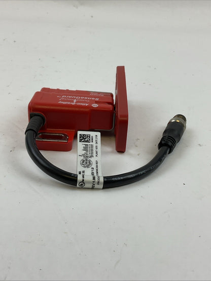 ALLEN BRADLEY 440N-Z21SS3PH SENSAGUARD NON-CONTACT SWITCH SER B F/W 1.005 H/W 1.