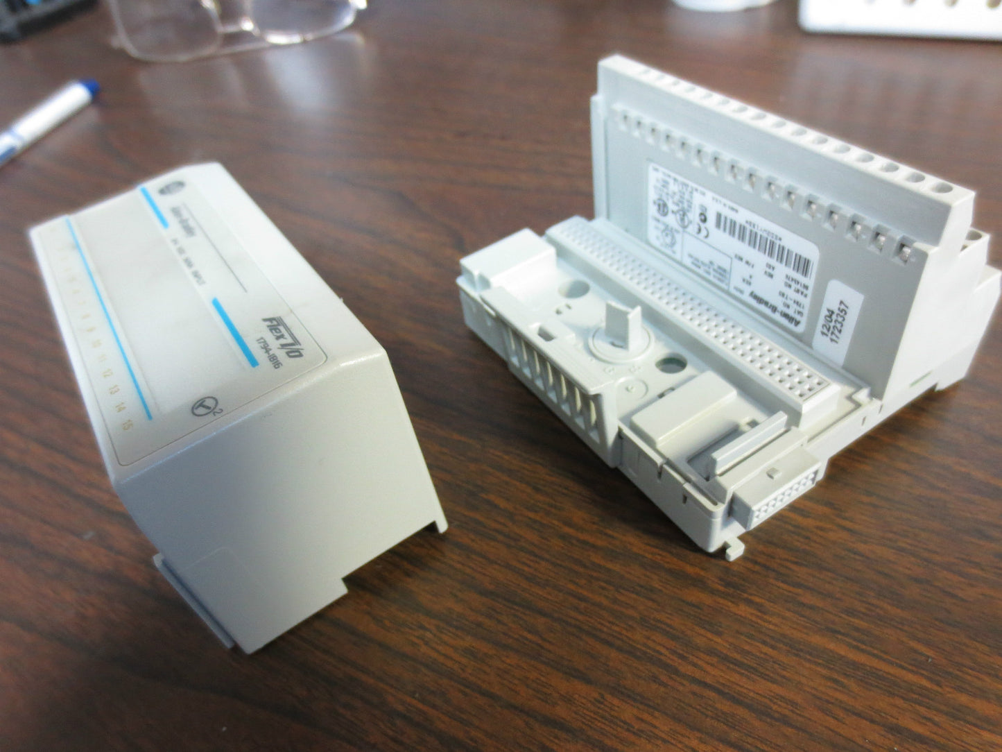 ALLEN-BRADLEY 1794-IB16 Ser. A FLEX I/O / 24VDC  SINK INPUT / w/ 1794-TB3