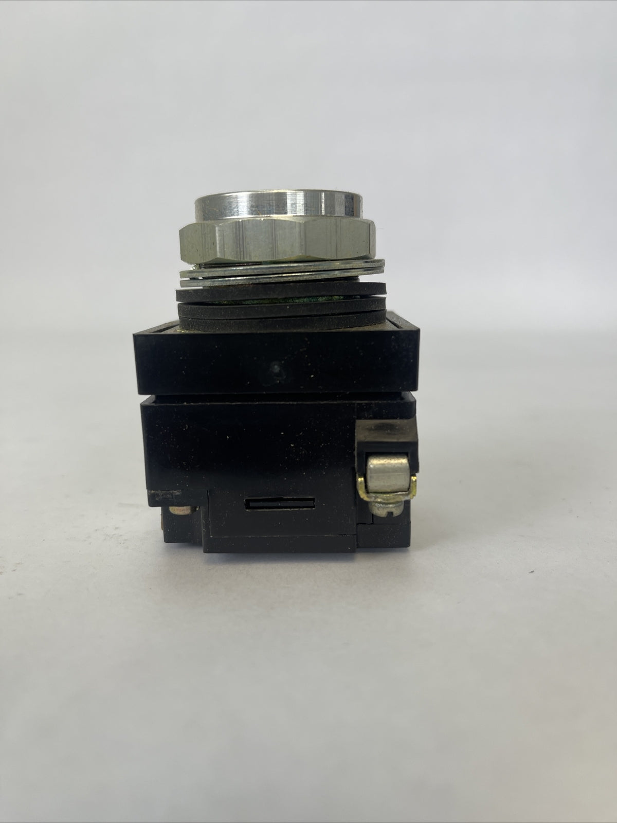 SYLVANIA CLARK BUL. 100T PBLT40 ILLUMINATED PUSHBUTTON 480V 50/60HZ