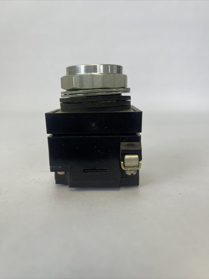SYLVANIA CLARK BUL. 100T PBLT40 ILLUMINATED PUSHBUTTON 480V 50/60HZ