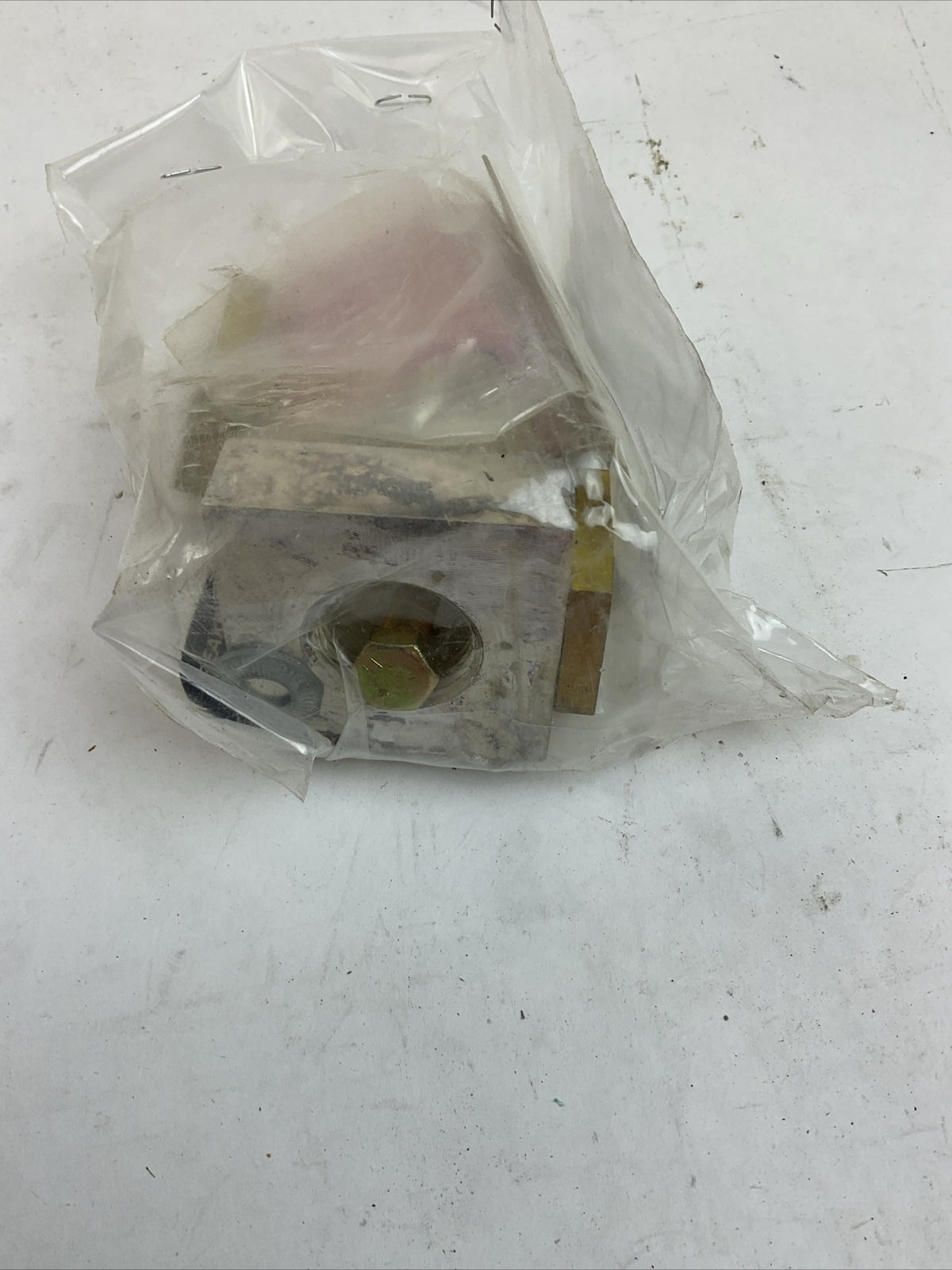 SIEMENS RS5773 REAR CONNECTING STUD USE WITH FRAM TYPE J, JD