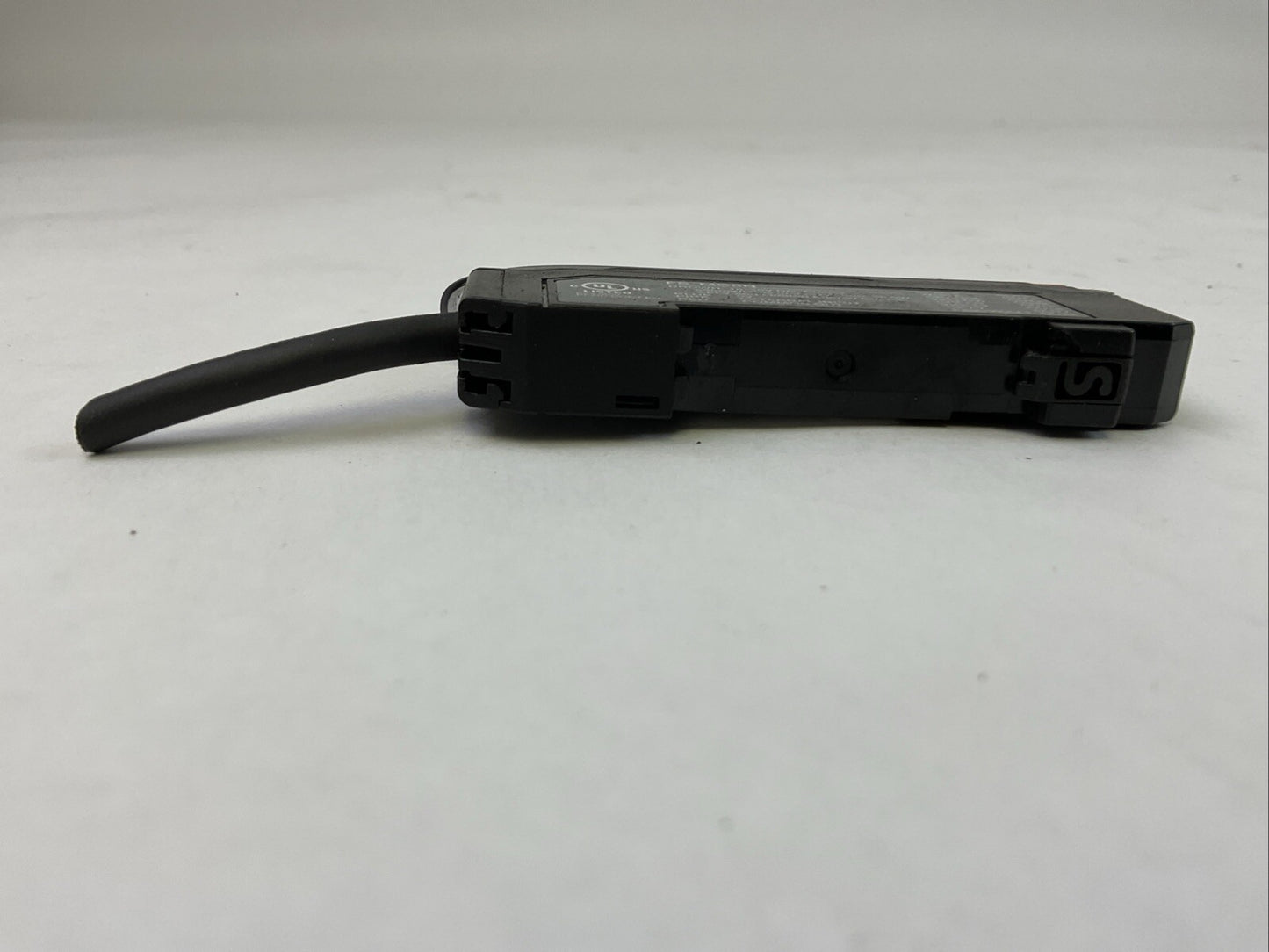 KEYENCE FS-MC8N LASER SENSOR 10-30VDC