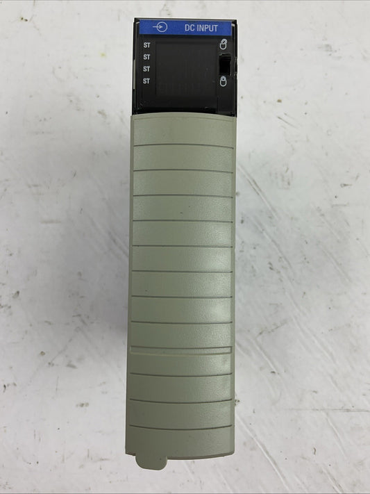 ALLEN BRADLEY 1756-IB32 SER B FW 3.5 CONTROLLOGIX 32 I SINKING POINT MODULE