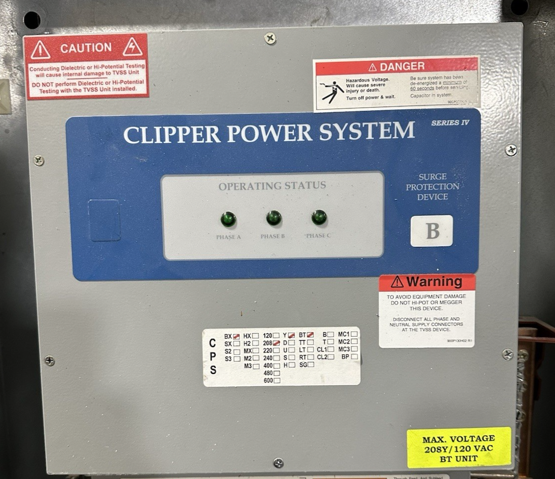 Cutler Hammer PRL1A 150A 3PH Panelboard 120/208V 30 Space Main w/ Clipper System
