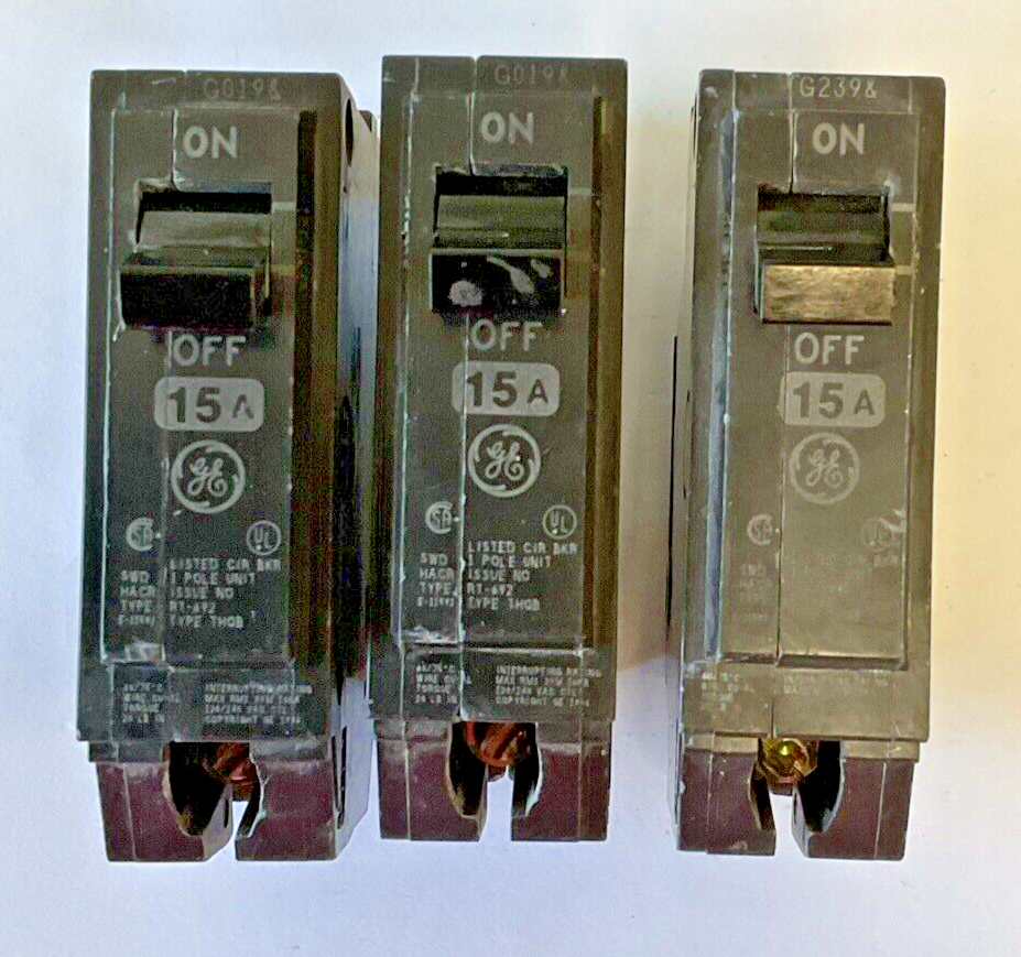 GENERAL ELECTRIC THQB115 CIRCUIT BREAKER 15A 120/240VAC  ***LOTOF3***